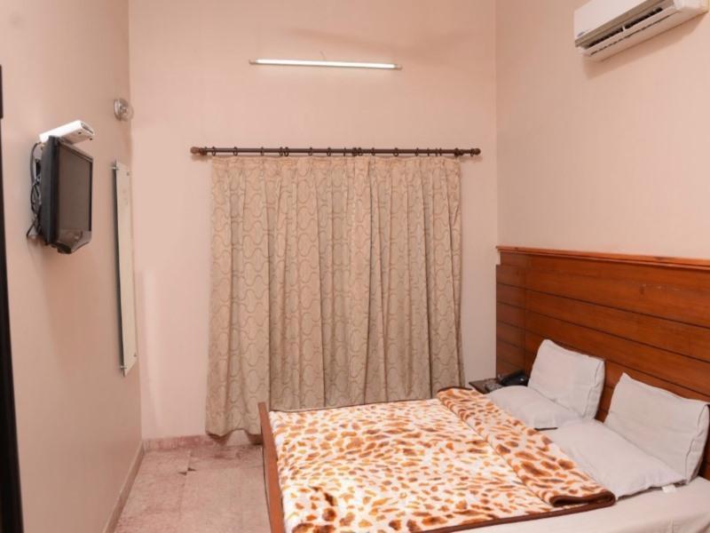 Capital O 10953 Dayal Lodge - A Boutique Hotel Agra  Bagian luar foto