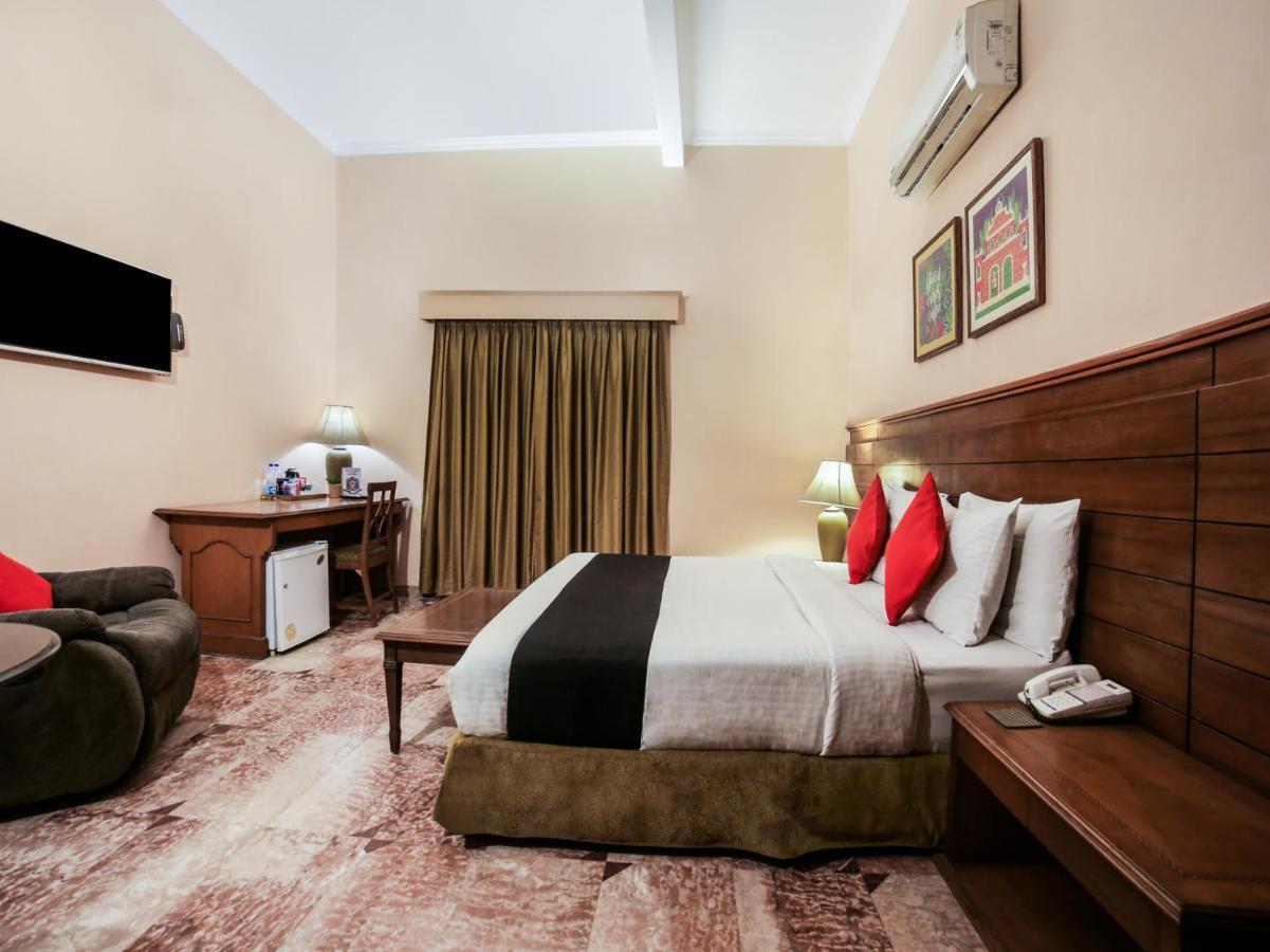 Capital O 10953 Dayal Lodge - A Boutique Hotel Agra  Bagian luar foto