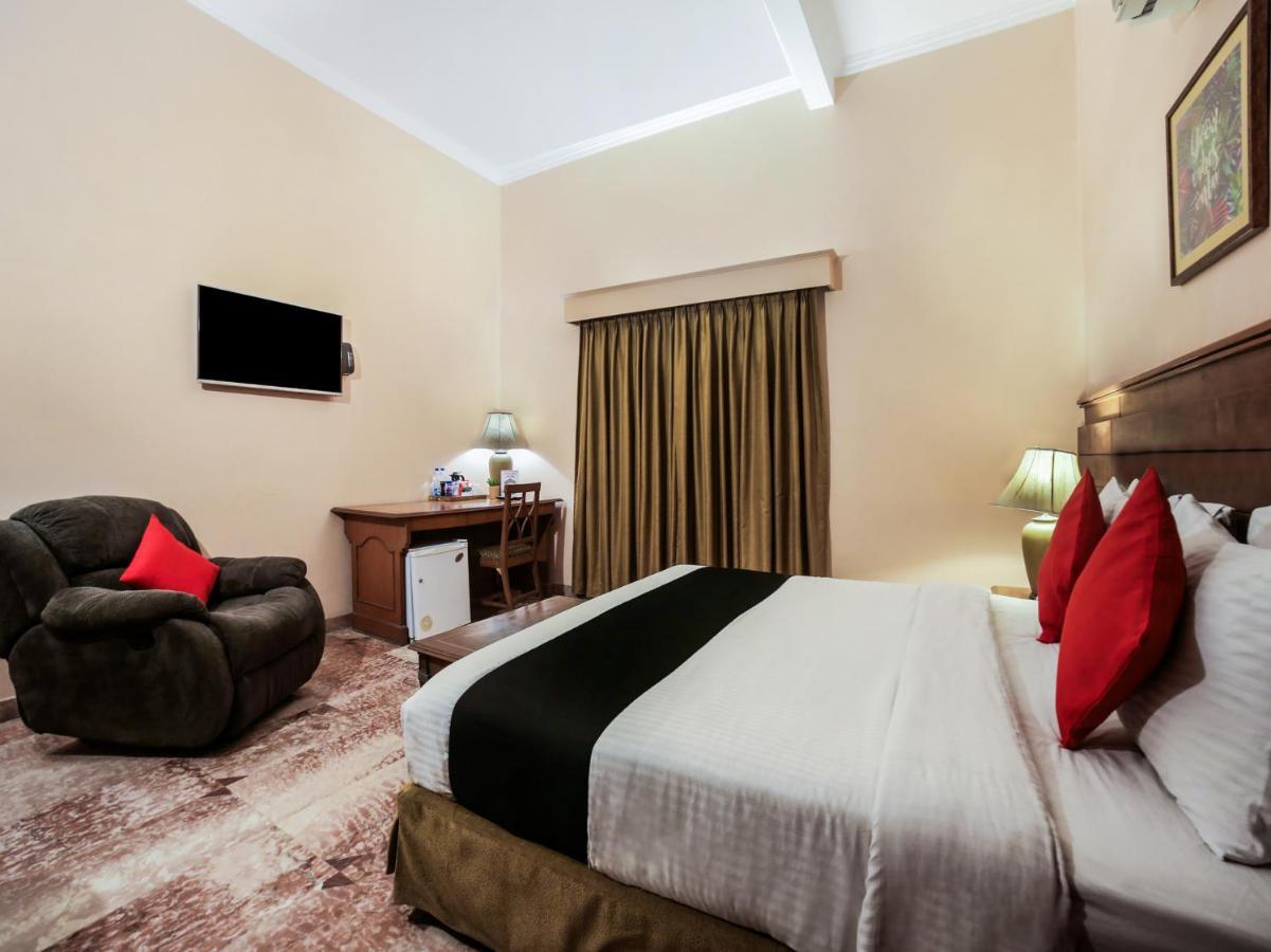 Capital O 10953 Dayal Lodge - A Boutique Hotel Agra  Bagian luar foto